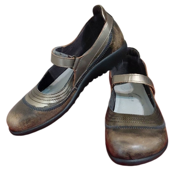 NAOT Kirei Bronze Mary Jane's Metallic Slip On Comfort Shoe Size 9 - Picture 1 of 11